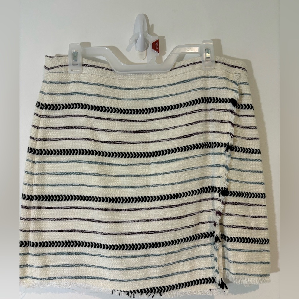 Ann Taylor LOFT Size 12 Faux Wrap Fringed Bottom Skirt WhiteBlackBlue Casual